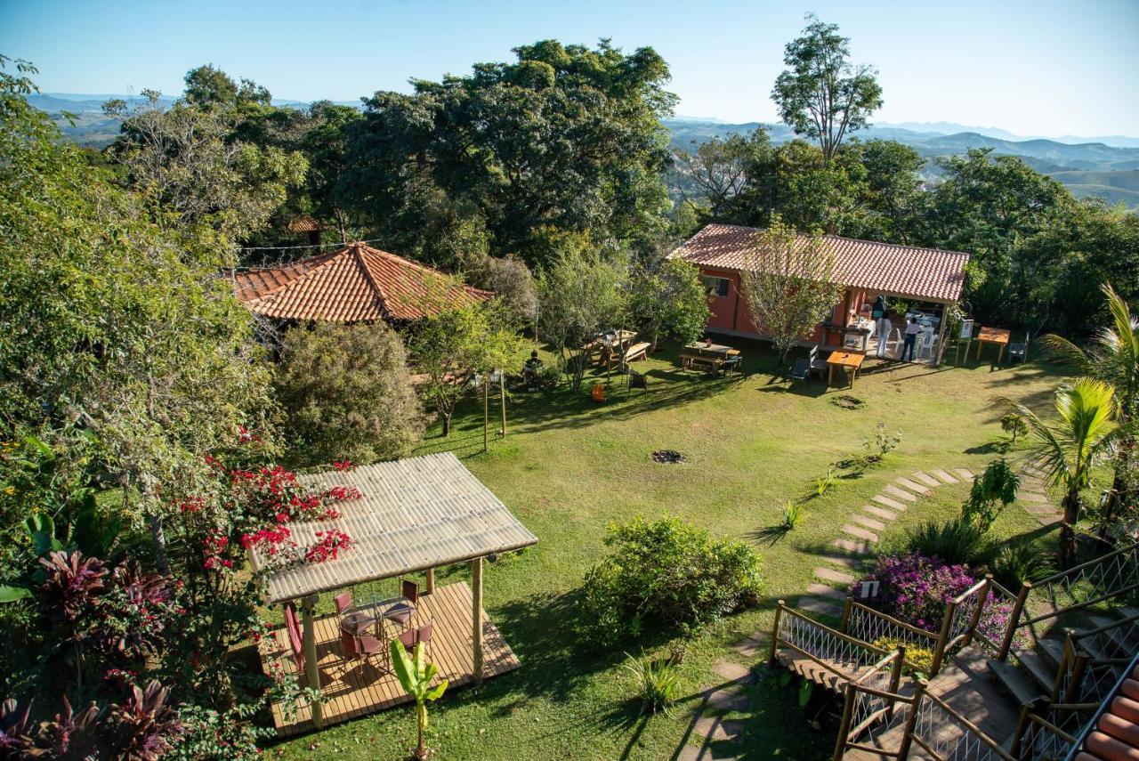 Hospedagem Beija-Flor - Espaco Flor Das Aguas クーニャ エクステリア 写真